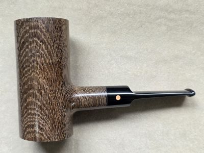 Bog Oak magnum, sitting