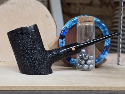Rusticated sitting, natural top