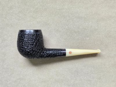 Rusticated blonde horn stem