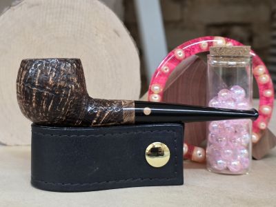 Sandblasted dark horn stem